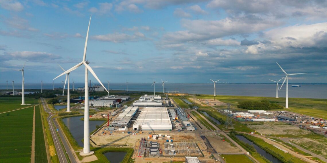 „Google“ išbandys milžinišką 100 valandų geležies–oro bateriją: tai gali pakeisti energetikos rinką