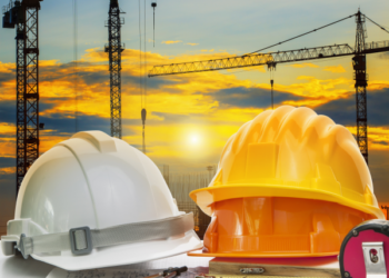 Didelė statybų bendrovė Baltijos šalyse paskelbė bankrotą: kas laukia darbuotojų ir klientų?