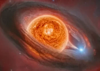 Mokslininkai sunerimę: milžiniška žvaigždė netikėtai keičiasi ir gali sprogti