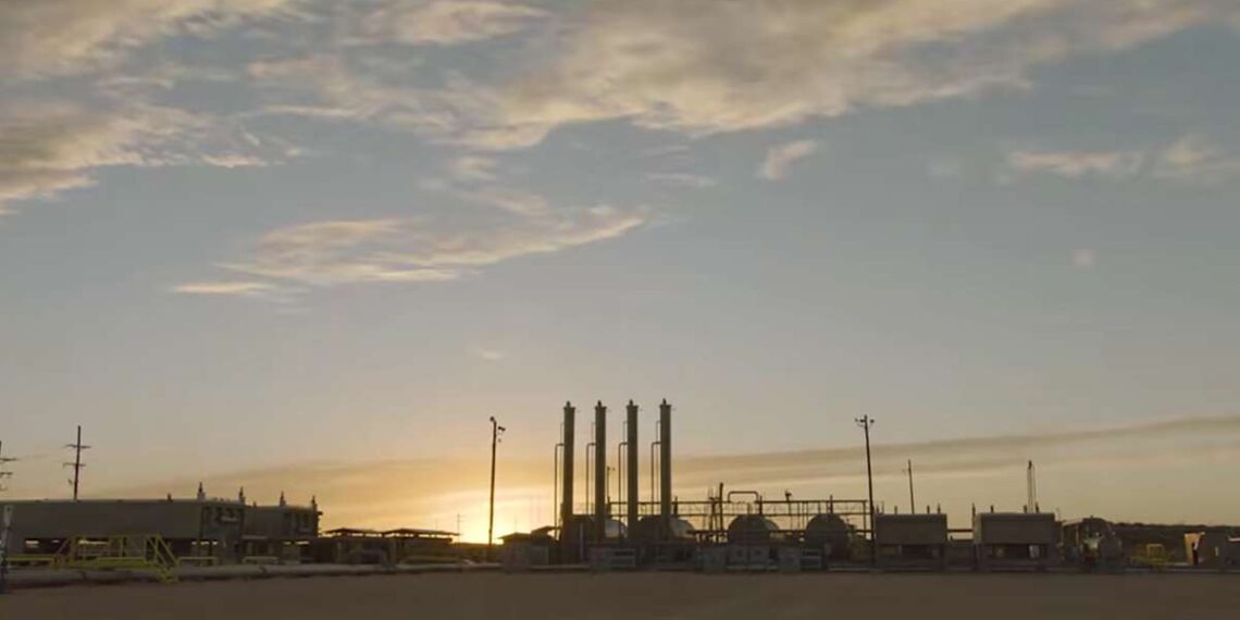 Milžiniškas JAV naftos sandoris: „Devon“ už 21,4 mlrd. perka konkurentę „Coterra“, rinka šokiruota