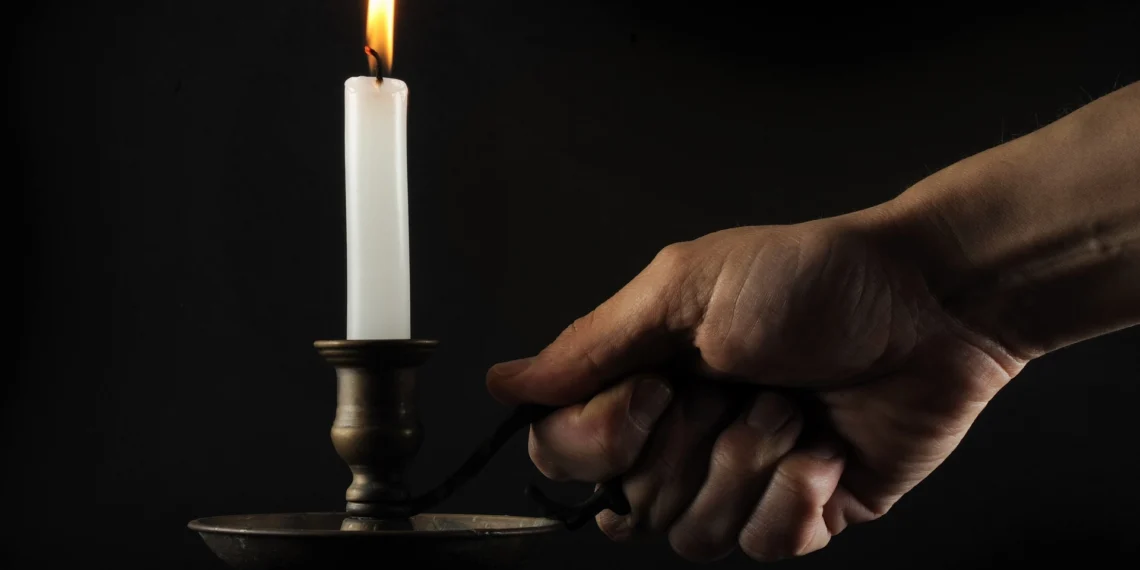 Mistinės Hromnicų apeigos: kodėl senoliai bijojo siūti ir koks ritualas iki šiol saugo namus