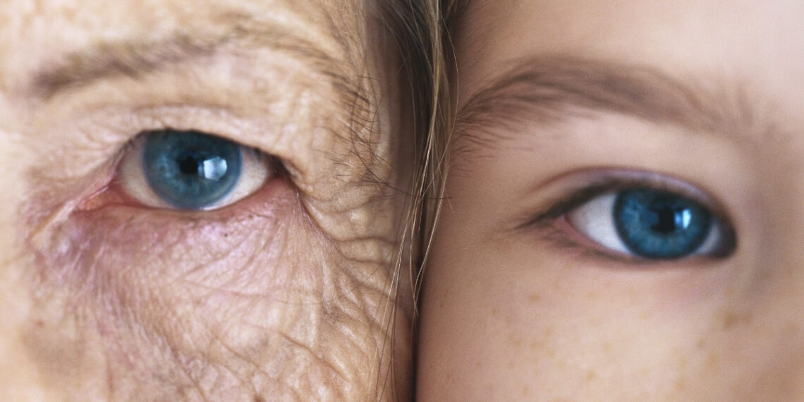 Mokslininkai atskleidė šokiruojantį faktą: žmonės staiga pasensta dviem gyvenimo etapais