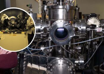 Mokslininkai atskleidė tikrąją altermagnetizmo kilmę: viltys dėl spartesnių kompiuterių gali blėsti