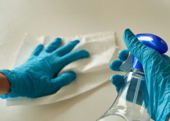 Mokslininkai įspėja: kai kurios buitinės chemijos medžiagos gali paveikti vaikų smegenų raidą