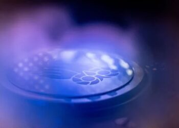 Naujas išradimas gali pakeisti technologijas: deimantinė danga smarkiai atvėsina įrenginius