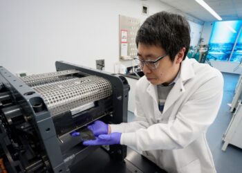 Mokslininkai nustebino rinką: naujos EV baterijos krausis gerokai greičiau