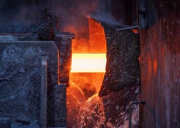 Netikėtas fizikos atradimas: kai kuriais atvejais karštis metalą stiprina