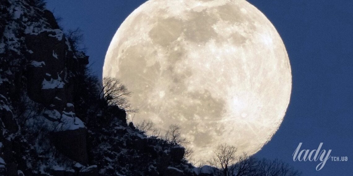 „Apollo“ misijų pargabentos uolienos privertė mokslininkus perrašyti Mėnulio istoriją