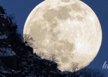 „Apollo“ misijų pargabentos uolienos privertė mokslininkus perrašyti Mėnulio istoriją