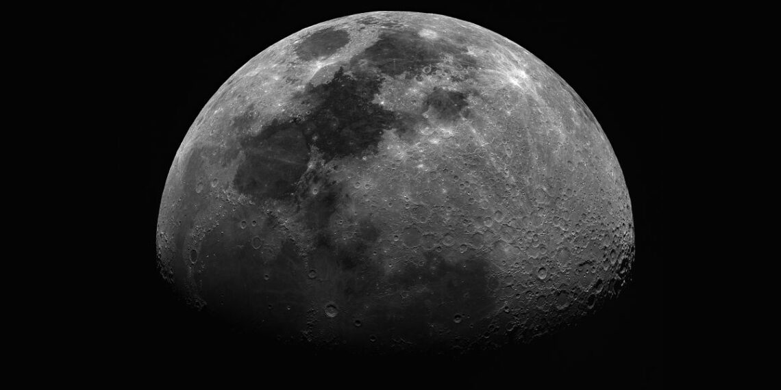 Mėnulio drebėjimai dažnesni nei manyta: mokslininkai įvertino galimas rizikas