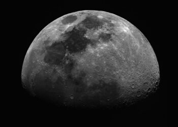 Mėnulio drebėjimai dažnesni nei manyta: mokslininkai įvertino galimas rizikas