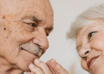 Mokslininkų tyrimas: šiuolaikiniai žmonės teoriškai gali gyventi iki 200 metų