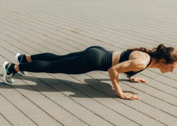 Šaltas dušas po 35-erių: jėga krenta greičiau, nei manėte