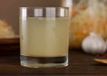 Pamirštas senolių gėrimas grįžta: specialistai sako, kad jį galima gerti kasdien