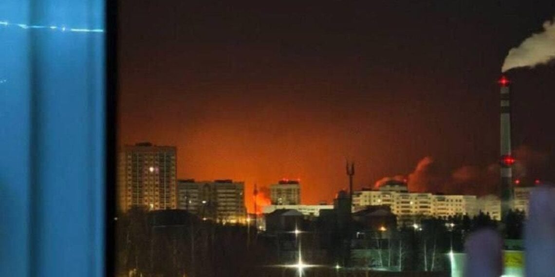 Naktinis dronų smūgis Kaleykino naftos stočiai Tatarstane: sprogimai, gaisrai ir chaosas