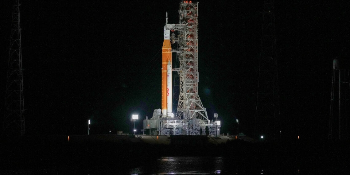 NASA Mėnulio raketos fiasko lemtinguose bandymuose: ar žlunga ambicingiausia kosmoso misija?