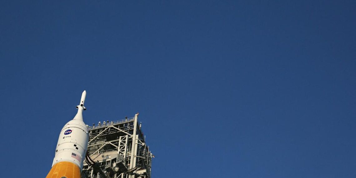 NASA atideda Mėnulio misiją: ar žmonės ten nusileis iki 2028 metų?