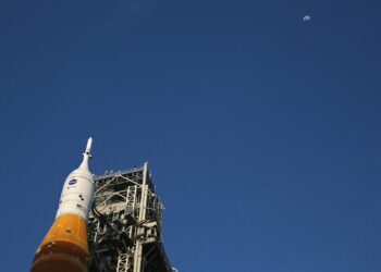 NASA atideda Mėnulio misiją: ar žmonės ten nusileis iki 2028 metų?