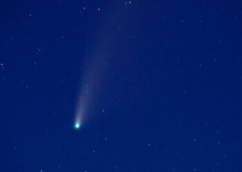 Kometa pavojingai artėja prie Saulės: laukiamas staigus ir ryškus blyksnis