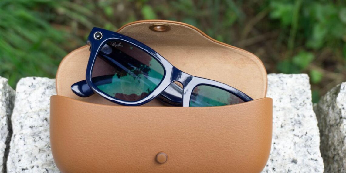 Ar kas nors jus filmuoja su išmaniaisiais akiniais? Nauja programėlė tai gali atskleisti