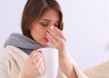 Naujas atradimas pribloškė medikus: paprastas peršalimas gali slėpti mirtiną pavojų plaučiams