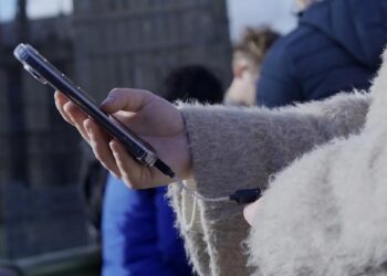 Pigus, bet galingas: „iFi GO Link 2“ žada geresnį garsą telefone ir kompiuteryje