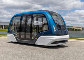 Technologinis proveržis oro uoste: keleivius veš autonominiai autobusai