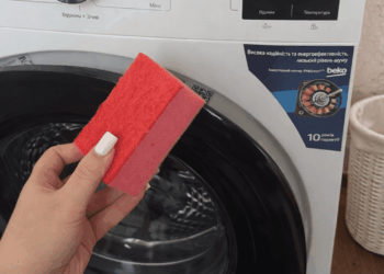 Nebepradedu skalbimo be šios vienos kempinėlės triuko: taip pagaliau išsprendžiau varginusią problemą