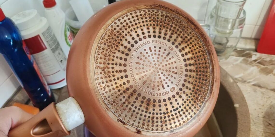 Nebevalykite keptuvės peiliu: du paprasti ingredientai svilėsius nuims akimirksniu