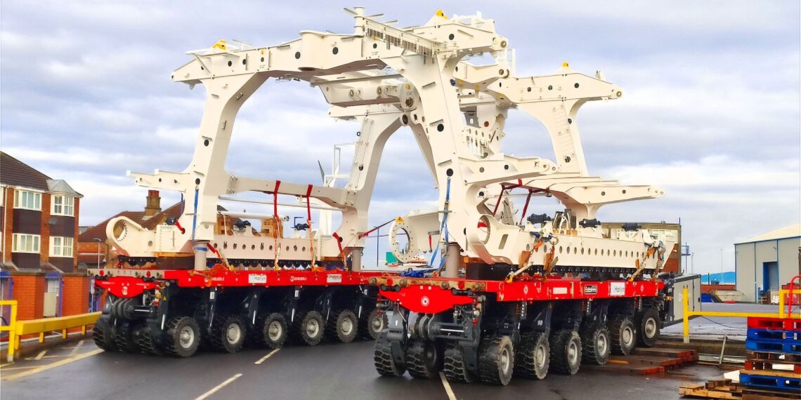 Neregėta technologija jūros dugne: milžiniška mašina kasa 6 metrų gylio tunelius kabeliams