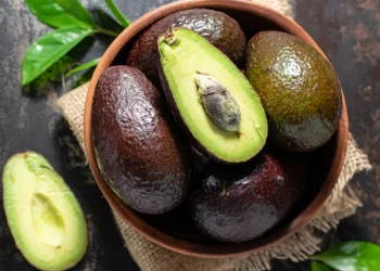 Kurį avokadą rinktis? Specialistai paaiškina pagrindinius skirtumus