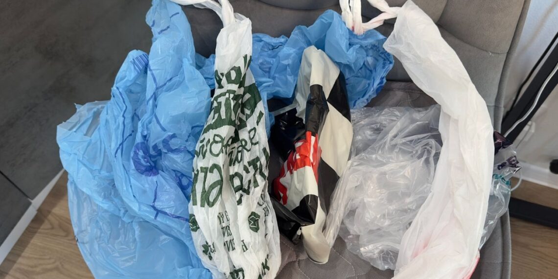 Plastikiniai maišeliai – daugiau nei pakuotė: kaip jie padeda taupyti namuose