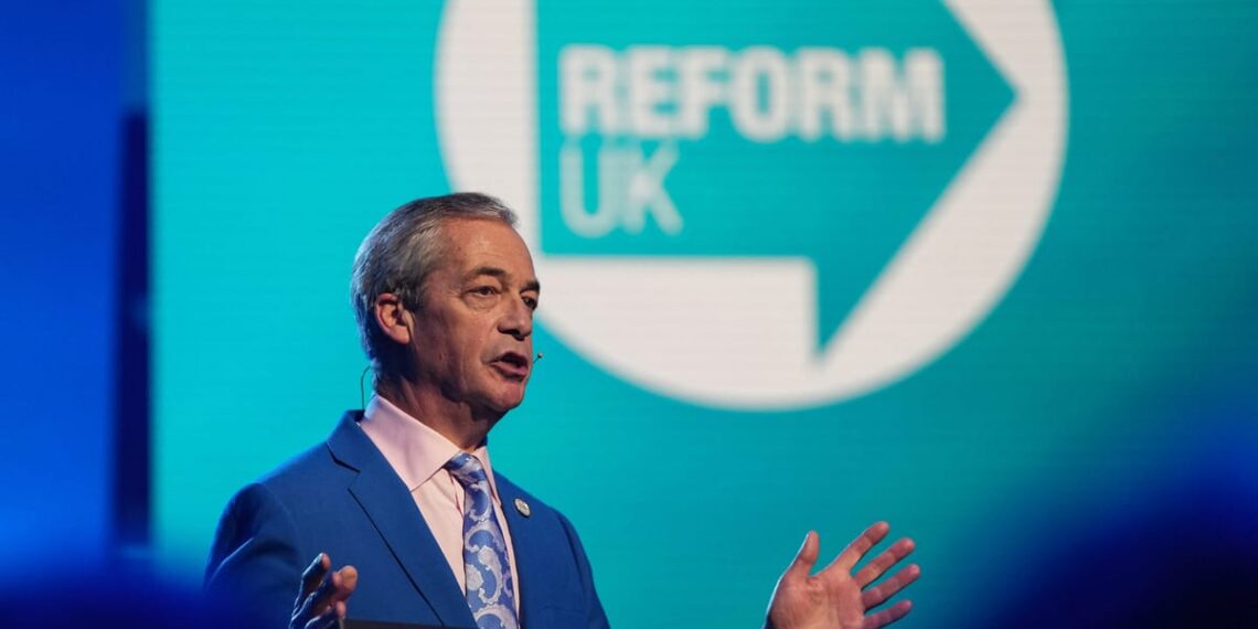 Skandalas dar neprasidėjus kampanijai: Farage’o pasirinkimas kelia klausimų