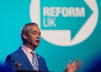 Skandalas dar neprasidėjus kampanijai: Farage’o pasirinkimas kelia klausimų