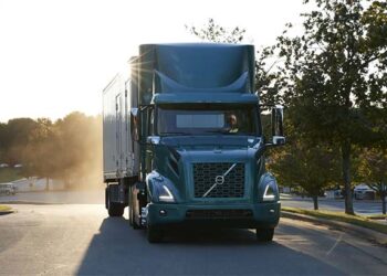 Niujorke – tylus revoliucinis eksperimentas: elektriniai Volvo sunkvežimiai keičia miesto ritmą