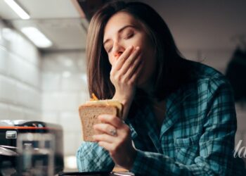Nuolat užkandžiaujate, bet alkis vis tiek nepraeina? Specialistai paaiškino kodėl