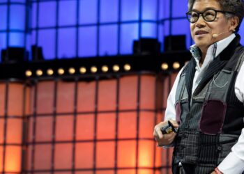 Nutekinti dokumentai sukėlė skandalą: atskleisti dažni SHEIN vadovo Donaldo Tango ryšiai su Epsteinu