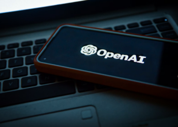 „OpenAI“ pritraukė dar 110 mlrd. dolerių: technologijų milžinai stato ant dirbtinio intelekto