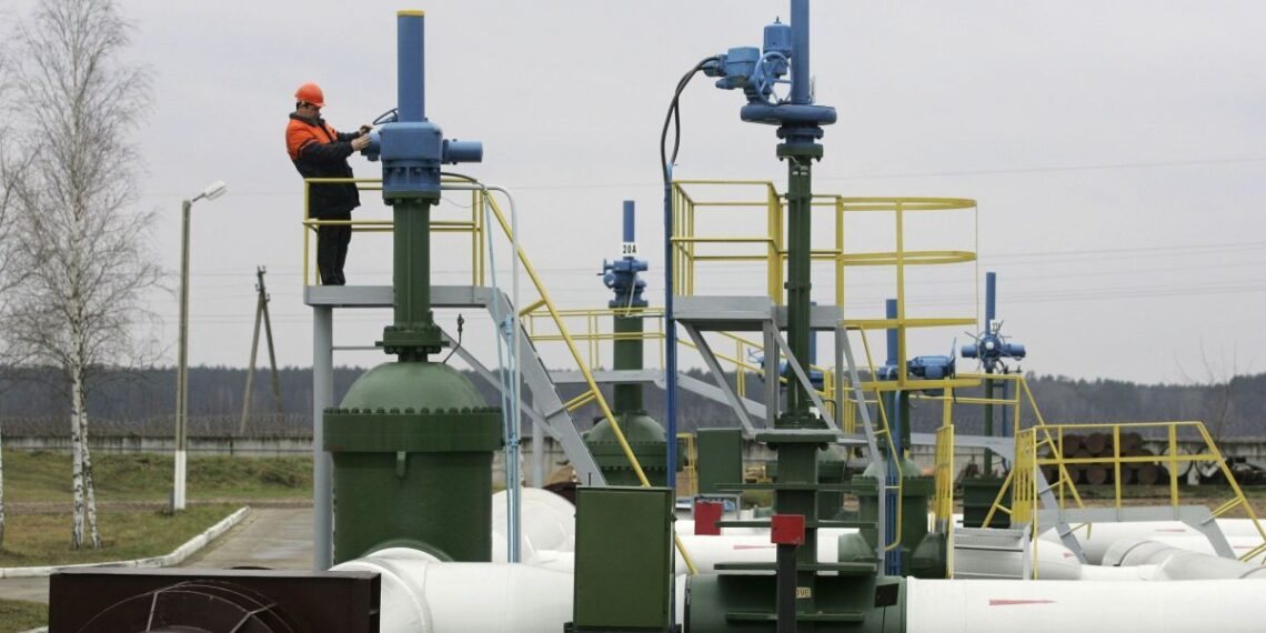 Orbanas kelia ultimatumą Ukrainai: užsimena apie dujų ir elektros tiekimo ribojimą