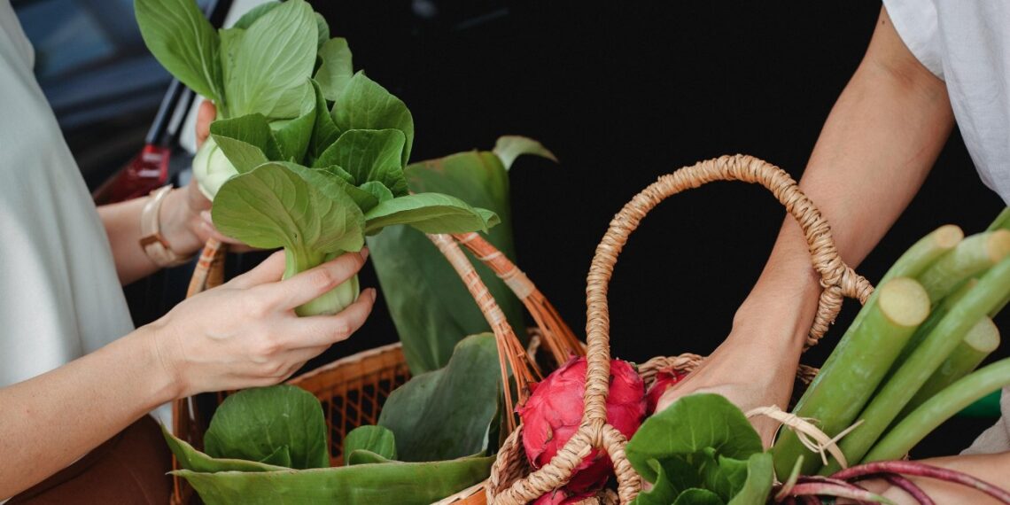 Pamiršk ankstyvą žilimą: 7 kasdieniai produktai, kurie gali padėti sulėtinti plaukų žilimą