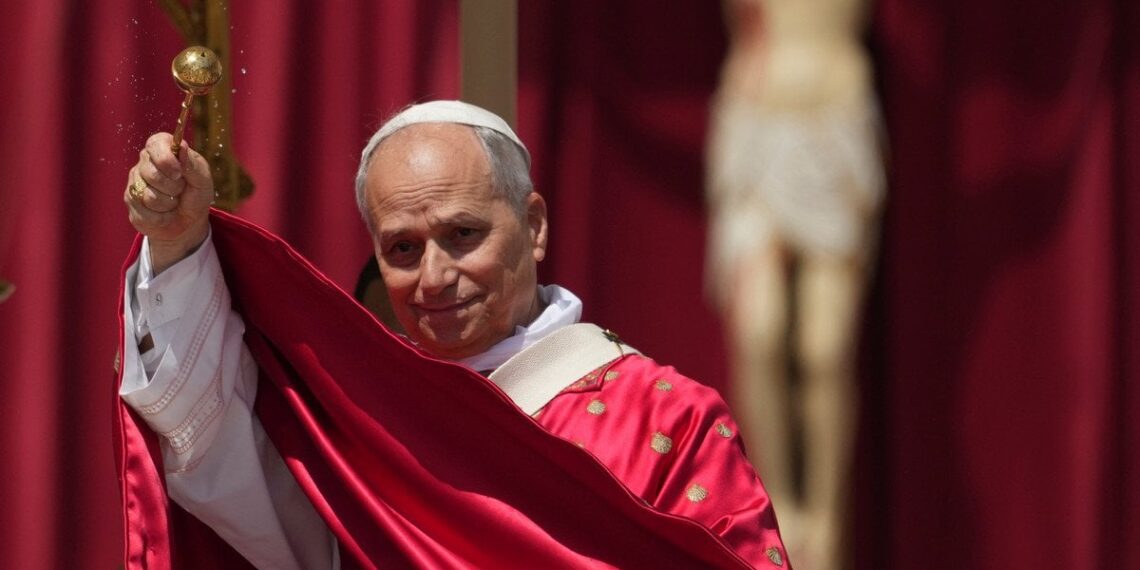 Popiežius Leonas XIV sudavė smūgį dirbtiniam intelektui: kunigams uždraudė „AI pamokslus“