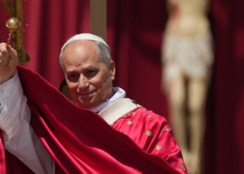 Popiežius Leonas XIV sudavė smūgį dirbtiniam intelektui: kunigams uždraudė „AI pamokslus“