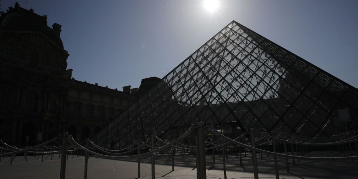 Paryžiaus Luvre – rimtas incidentas: apgadintos XV–XVI a. ekspozicijos