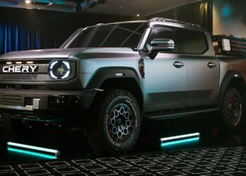 Pristatytas pirmasis dyzelinis įkraunamas hibridinis pikapas: gali tempti iki 3,5 t