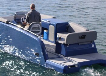 Per mažiau nei savaitę – 6 metrų laivas: pasaulį stebina 3D spausdintas katamaranas