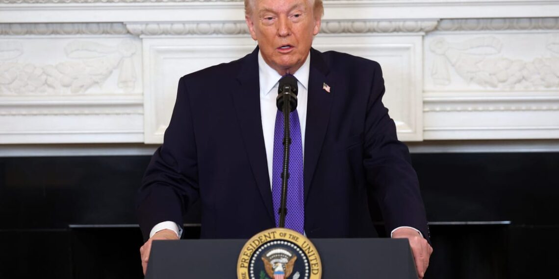 Pasaulio lyderiai sulaikę kvapą: ar nauji D. Trumpo muitai sukels pasaulinį ekonominį chaosą?