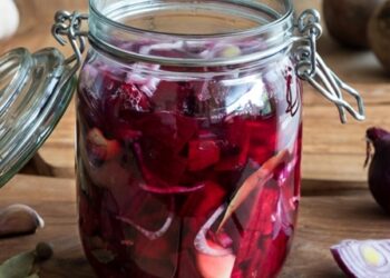 Pigiau nei vitaminai: naminiai rauginti agurkėliai, pavyksiantys net pradedančiajam