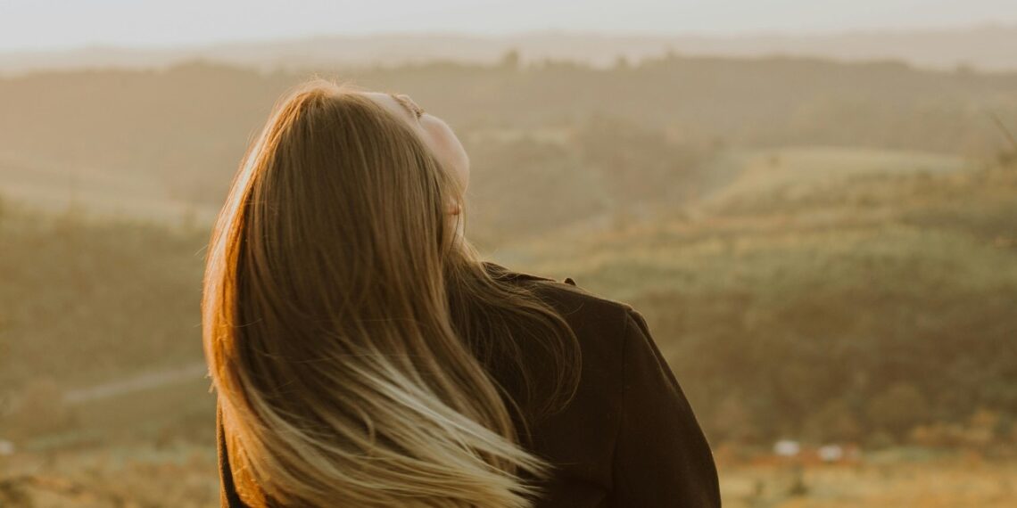 Plaukai blizgės kaip stiklas: moterys atrado paprastą želatinos triuką