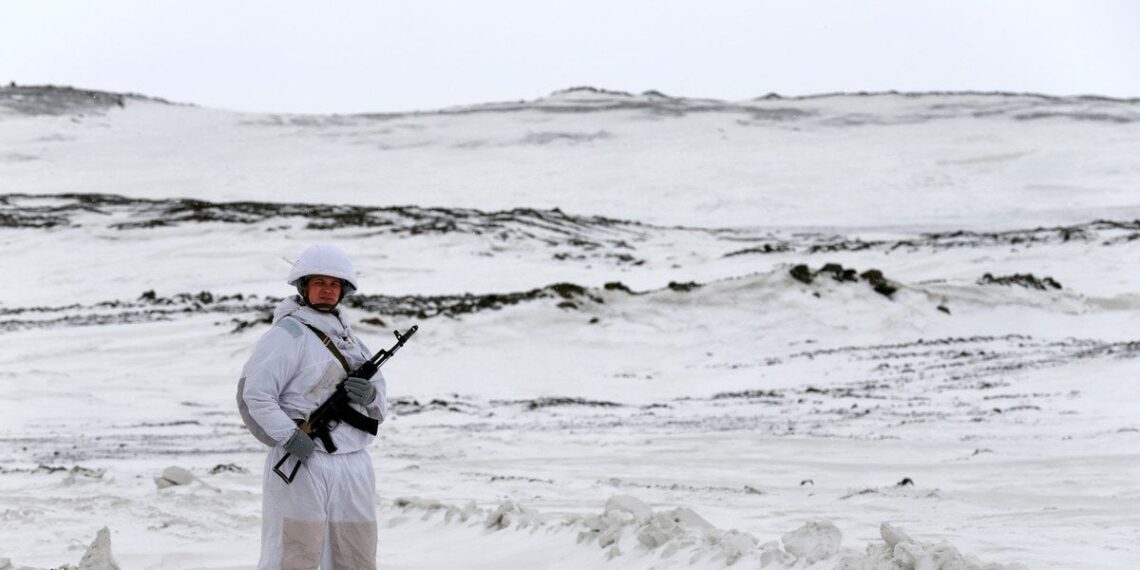 Putinas susilpnino Arkties kryptį: elitiniai Rusijos daliniai permesti į Ukrainą