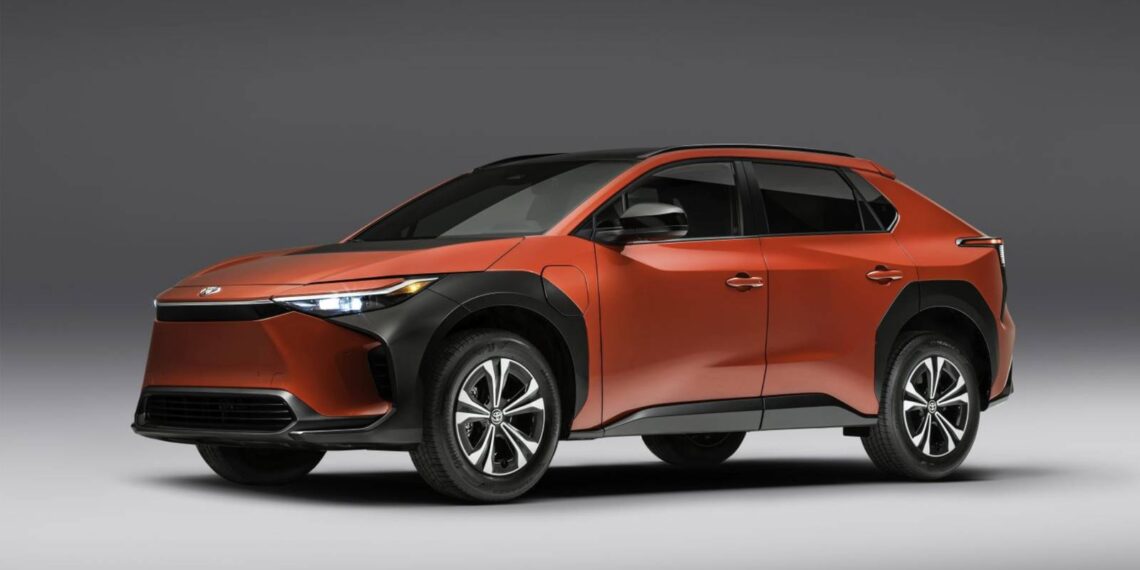 1200 km viena įkrova: „Toyota“ kietojo kūno baterija žymi proveržį kartu su „Idemitsu“